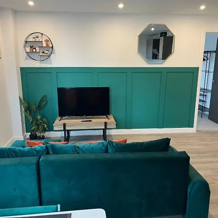 Superb Centre New Built Flat And Gym Nyaraló