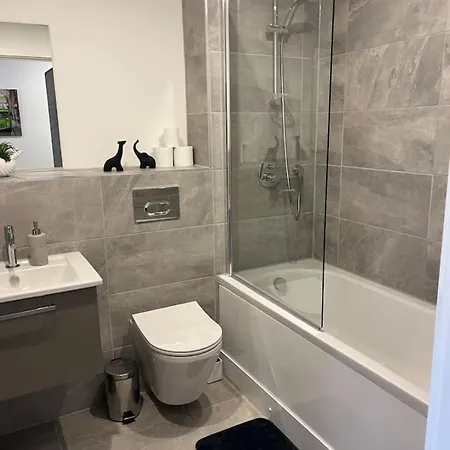 Superb Centre New Built Flat And Gym *