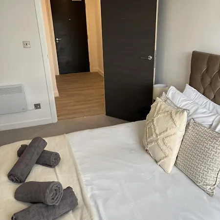 Superb Centre New Built Flat And Gym York