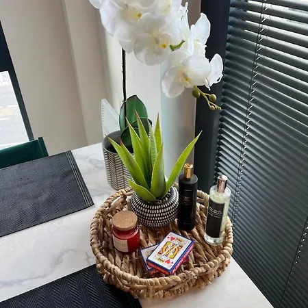 Superb Centre New Built Flat And Gym بيت للعطل