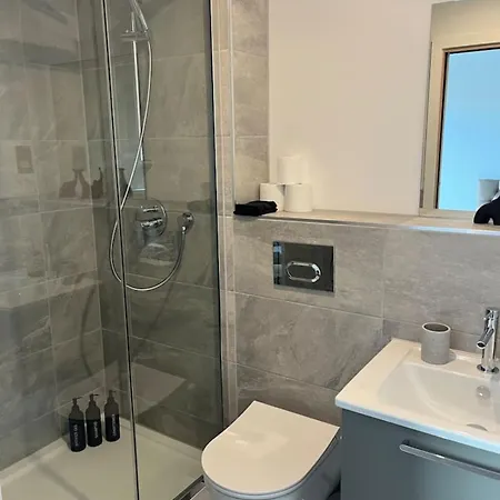 Superb Centre New Built Flat And Gym