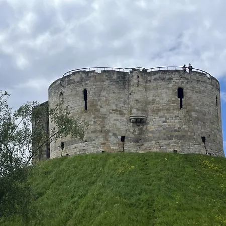 Superb Centre New Built Flat And Gym *